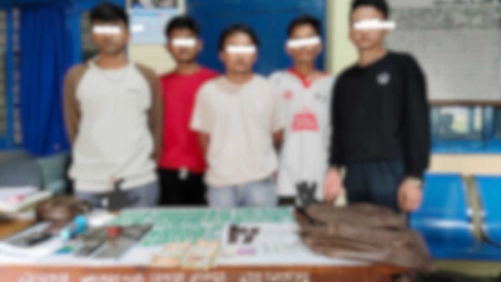 निजगढ प्रहरी व्दारा लागु औषधसहित ५ जना पक्राउ