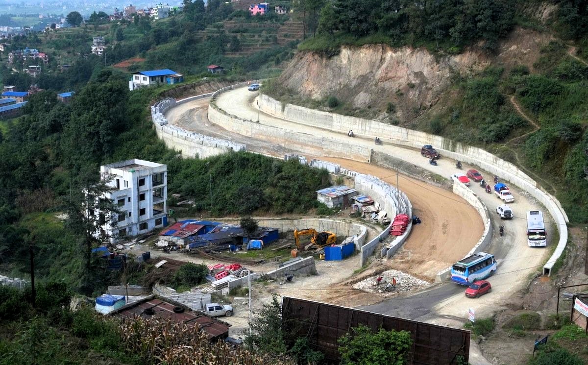 म्याद थपिएसँगै सूर्यविनायक–धुलिखेल सडक विस्तारले लियो गति