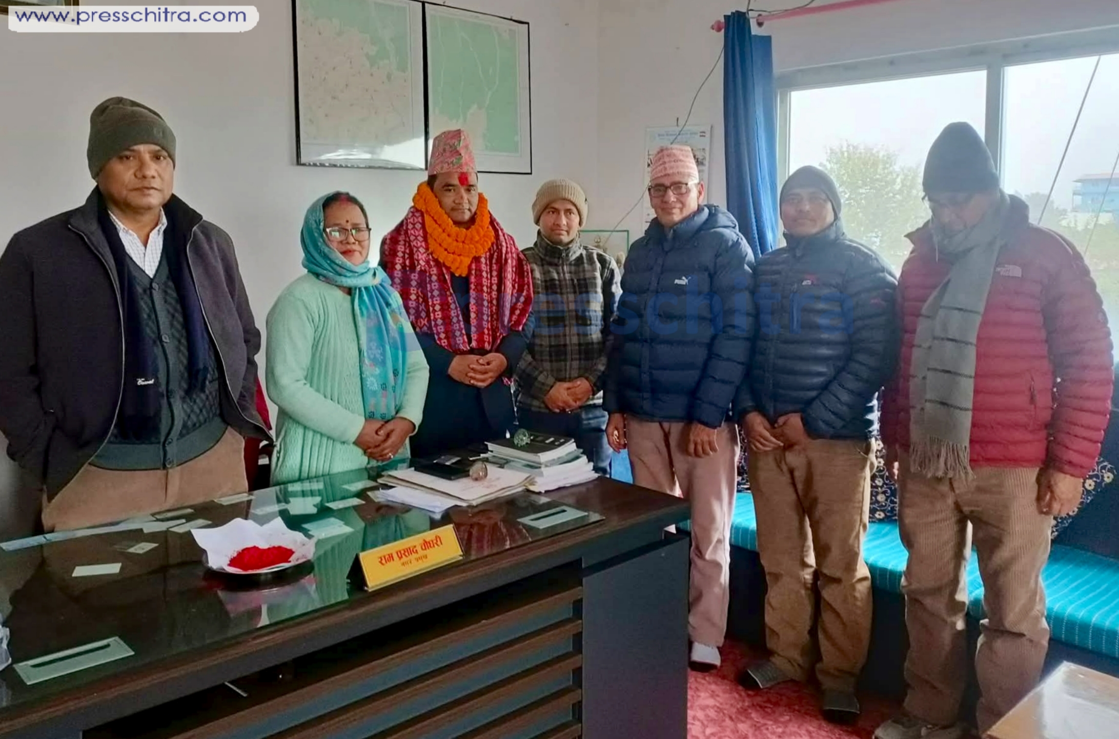 कोल्हवी नगरपालिकाका प्रमुख प्रशासकीय अधिकृत रमेश श्रेष्ठले गरे हाजिरी